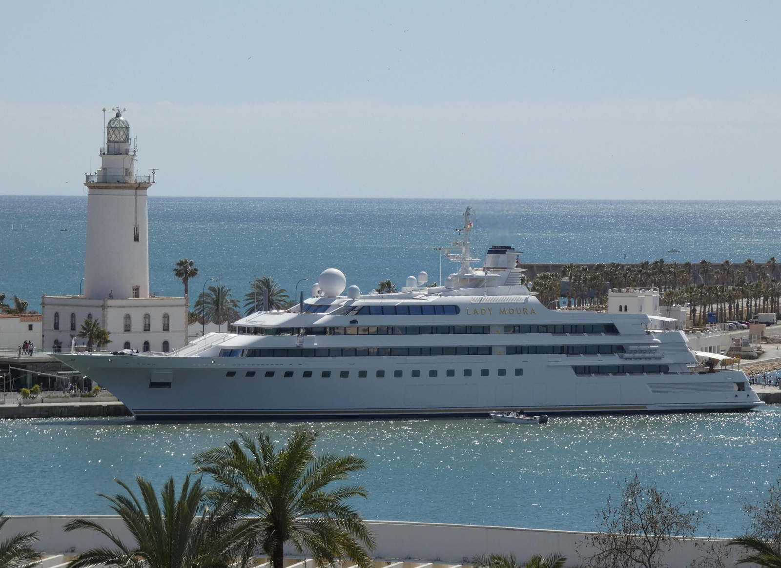'Lady Moura' momentos después de atracar este sábado en la marina de megayates.