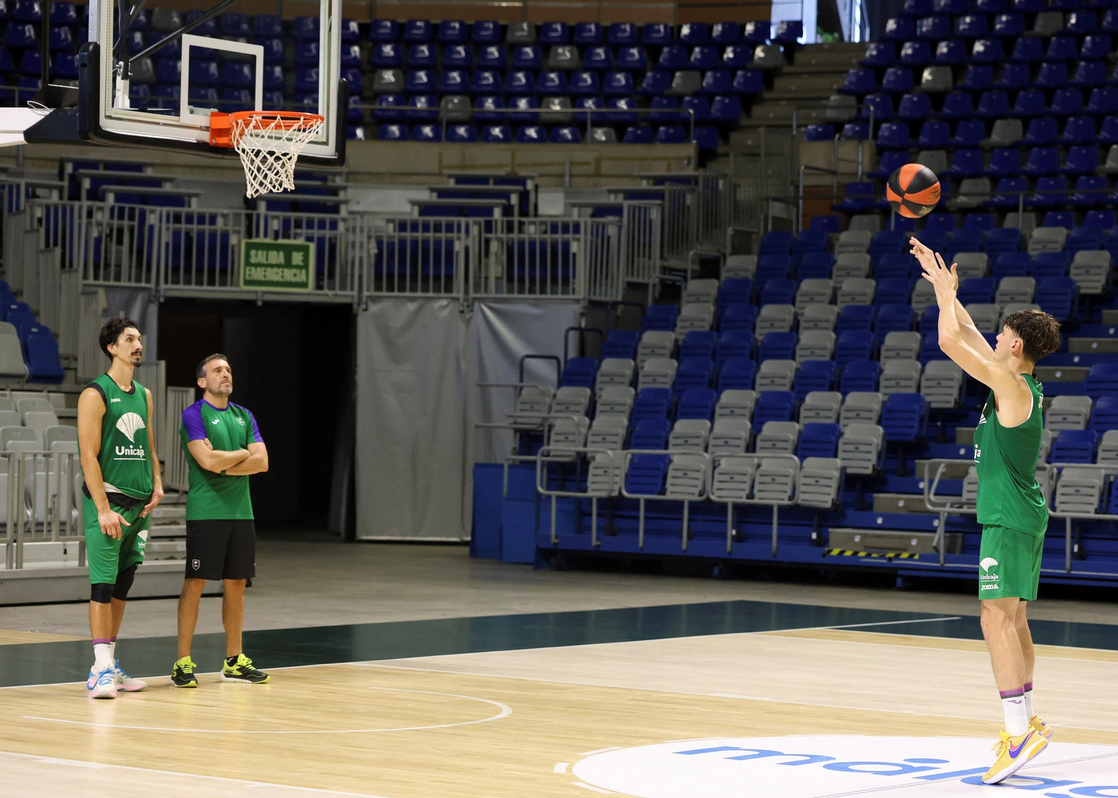 El Unicaja trabaja antes de ir a Murcia