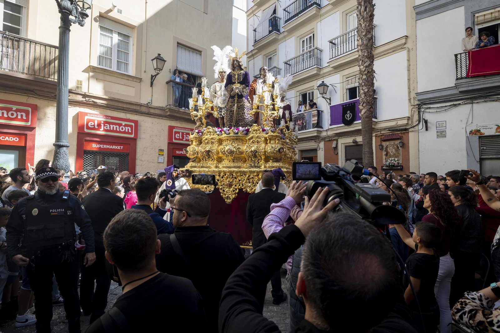 Las imágenes de la cofradía de La Sentencia de la Semana Santa de Cádiz 2023