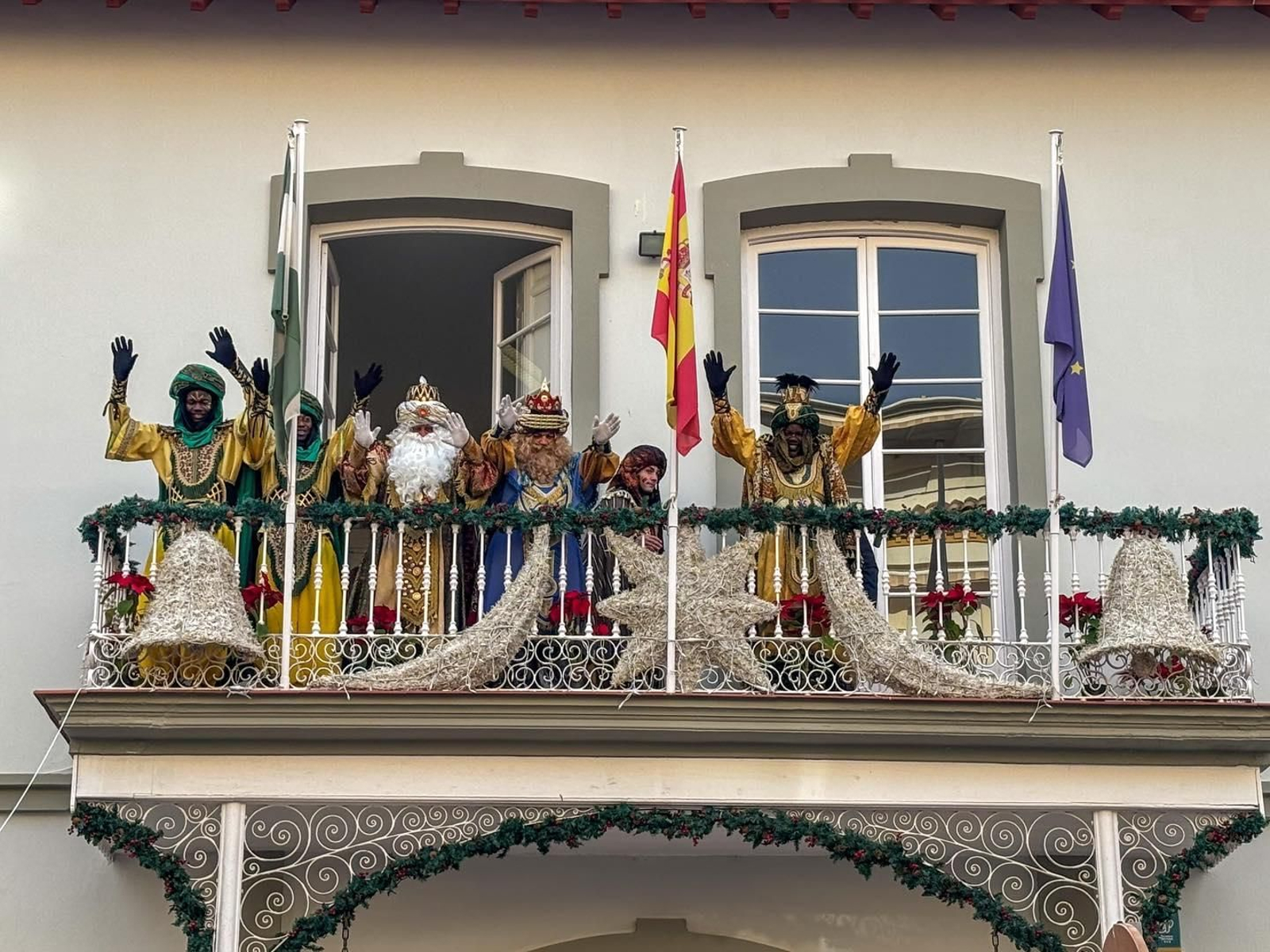 Cabalgata de Reyes Magos en Torre del Mar.jpg