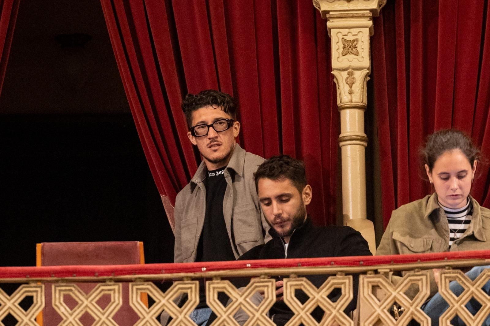 Pacha Espino en uno de los palcos del Teatro Falla.