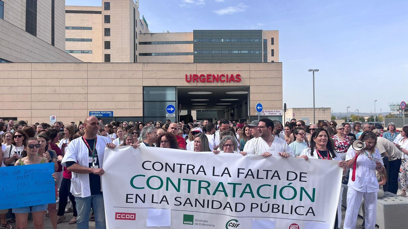 La concentración de sanitarios, en el Hospital Clínico San Cecilio
