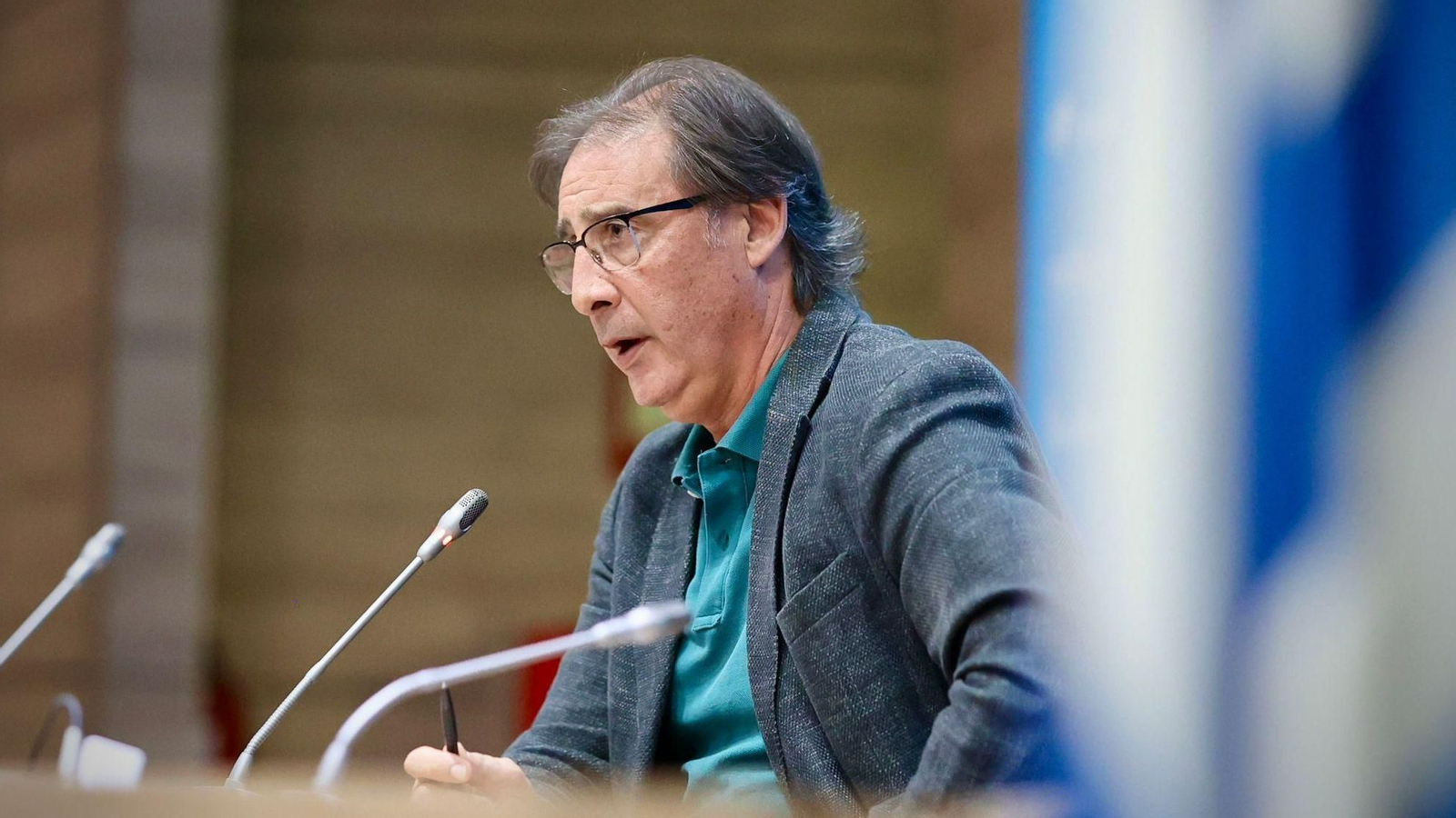 Loren Juarros duranto la comparecencia.