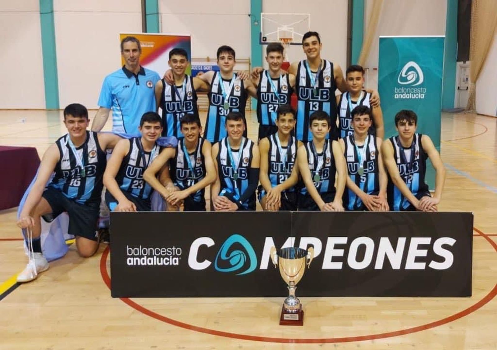 El equipo cadete B de la Unión Linense de Baloncesto