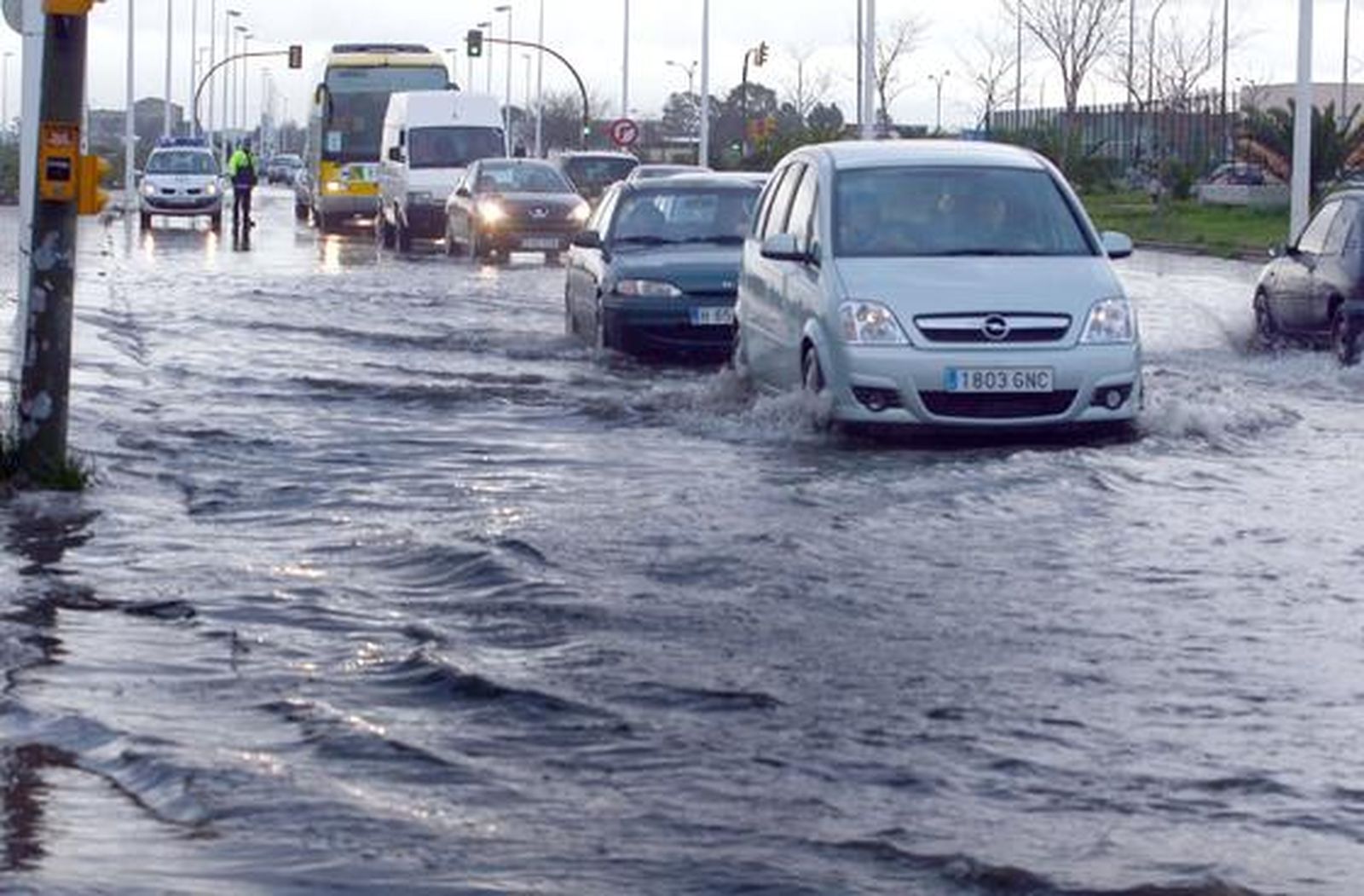 La crecida de los ríos provoca numerosas inundaciones en Huelva. / Reportaje fotográfico de Correa y Espinosa.