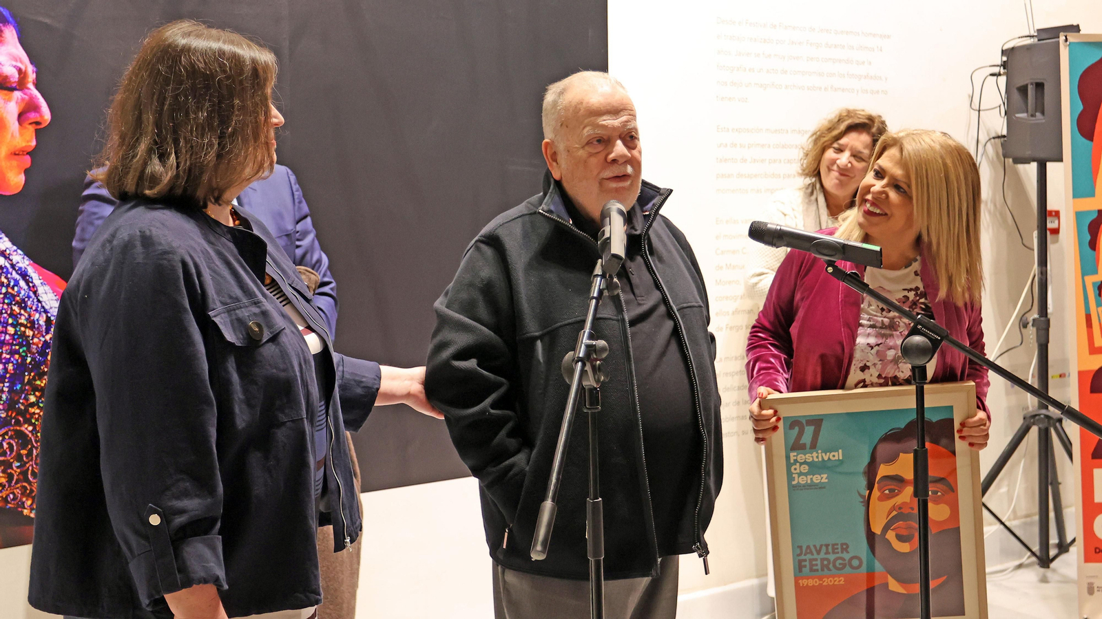 Exposición de Javier Fergo en los Claustro por el Festival de Jerez