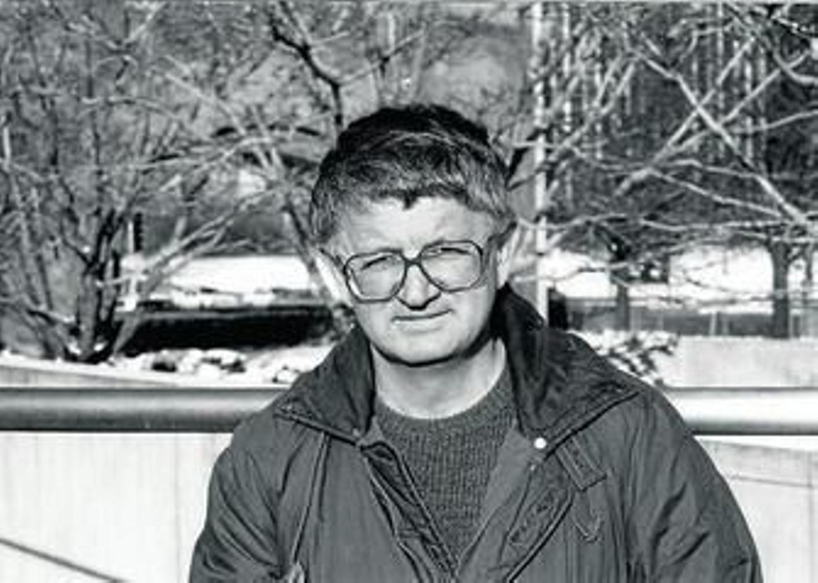 El guionista norteamericano Steve Tesich (1942-1996), reivindicado como novelista con 'Karoo'.