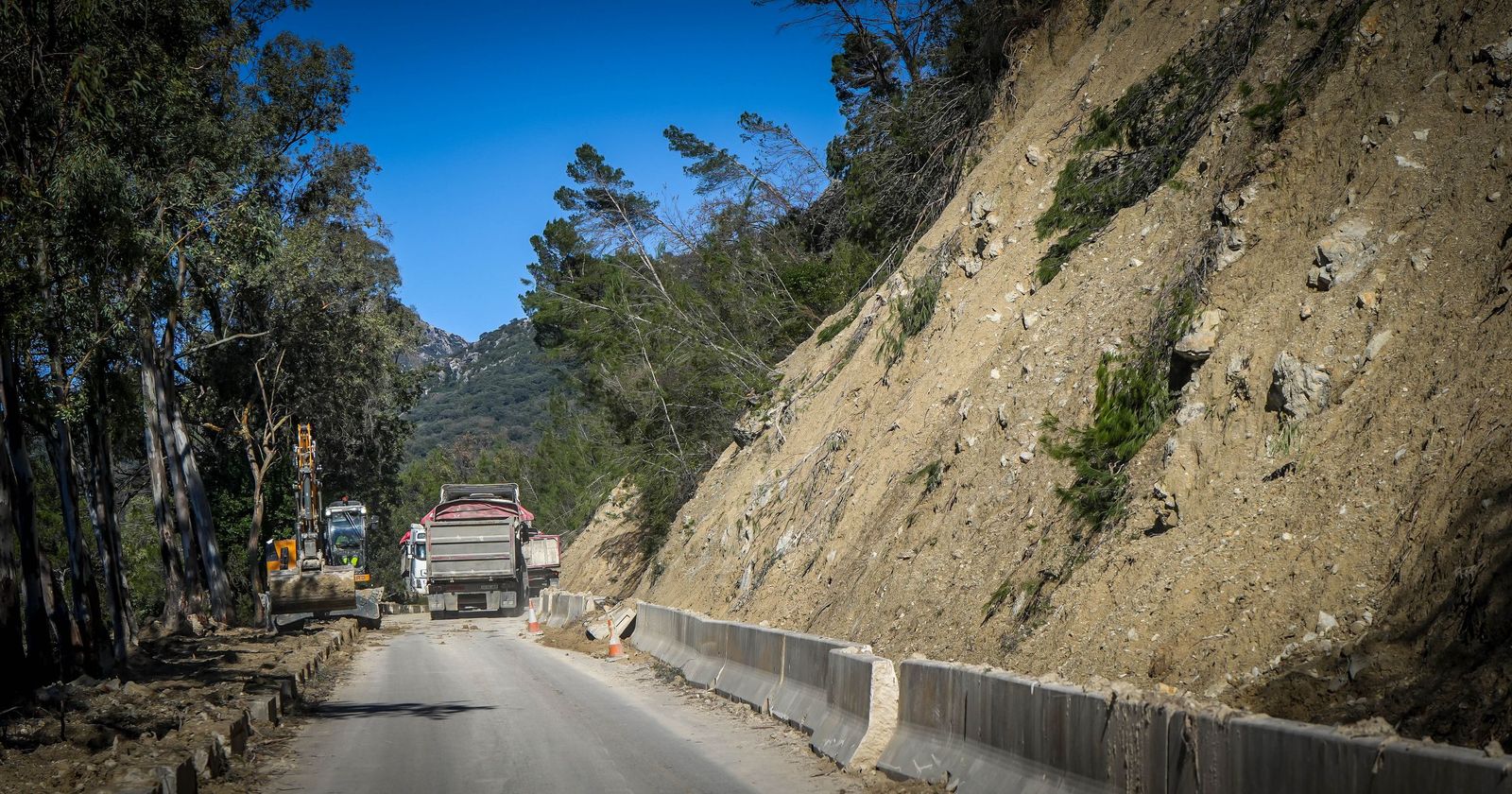 Así es la vida en Benamahoma, aislada por el colapso de la A-372