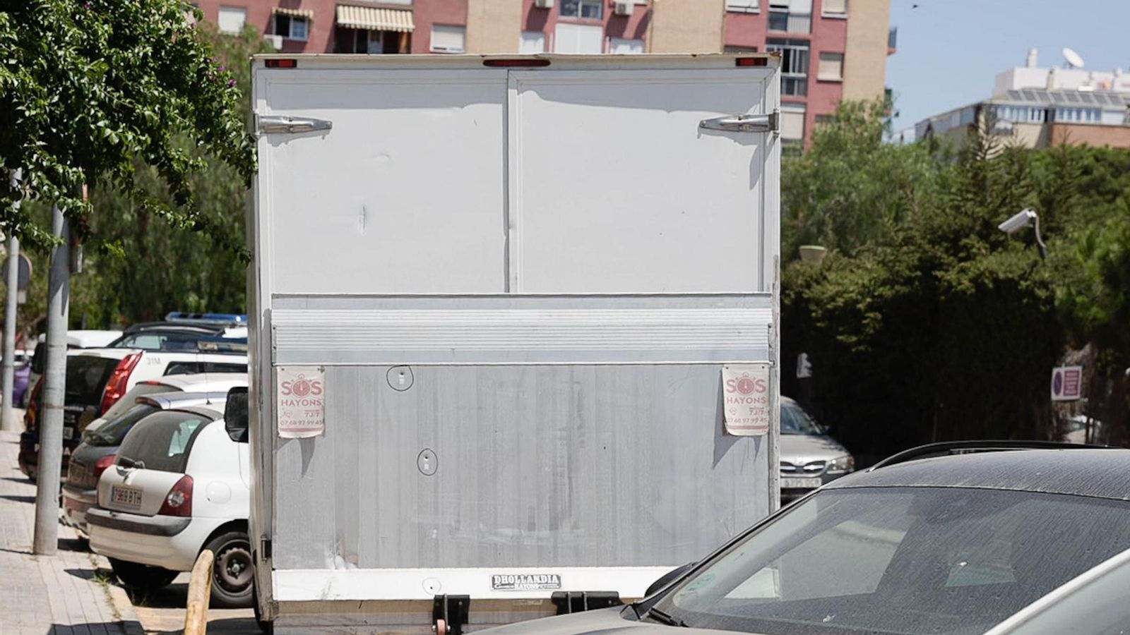 Camioneta tiroteada en El Toyo por la Policía Local de Almería. Camioneta tiroteada en El Toyo por la Policía Local de Almería.