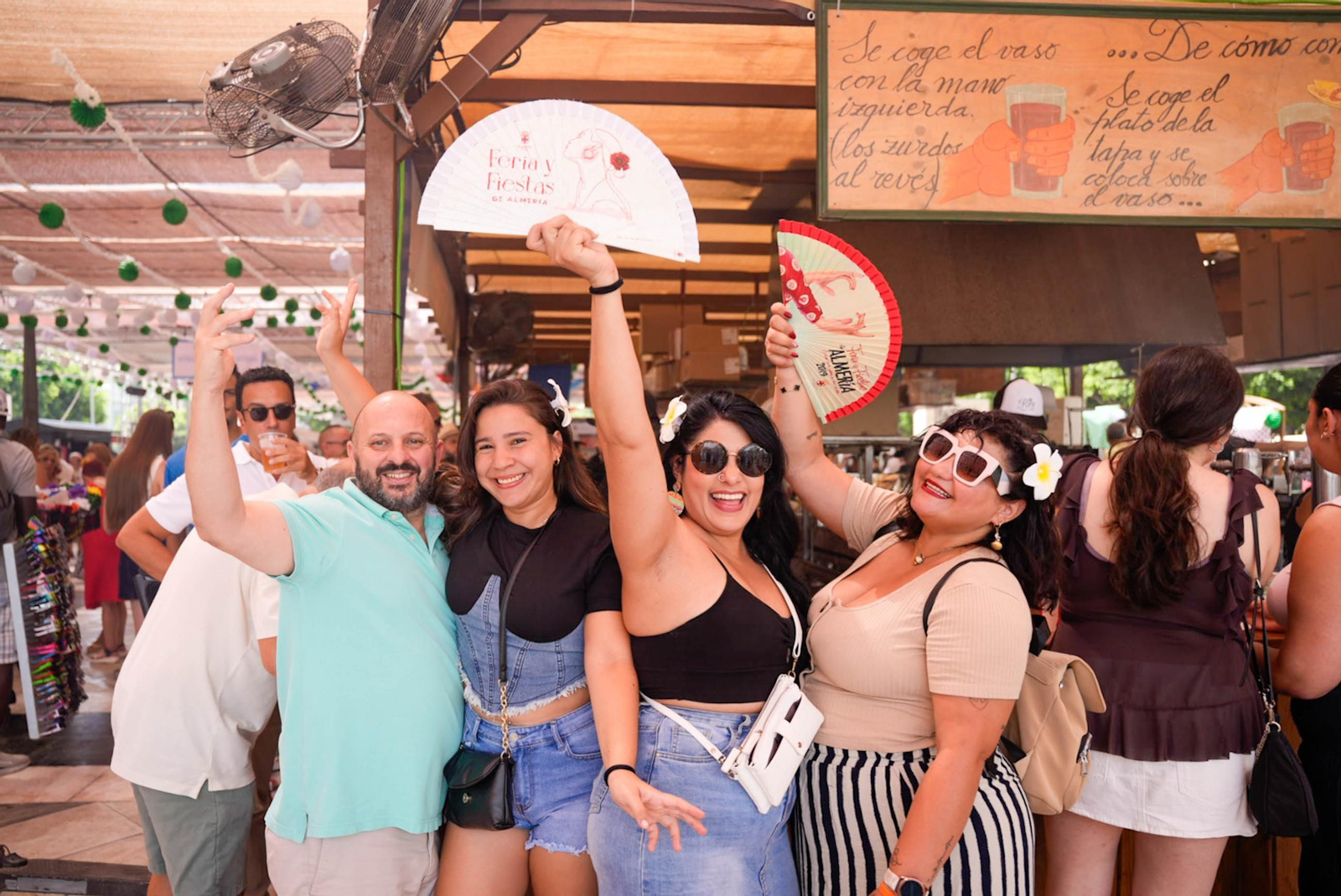 Los almerienses disfrutan del miércoles en la feria de día