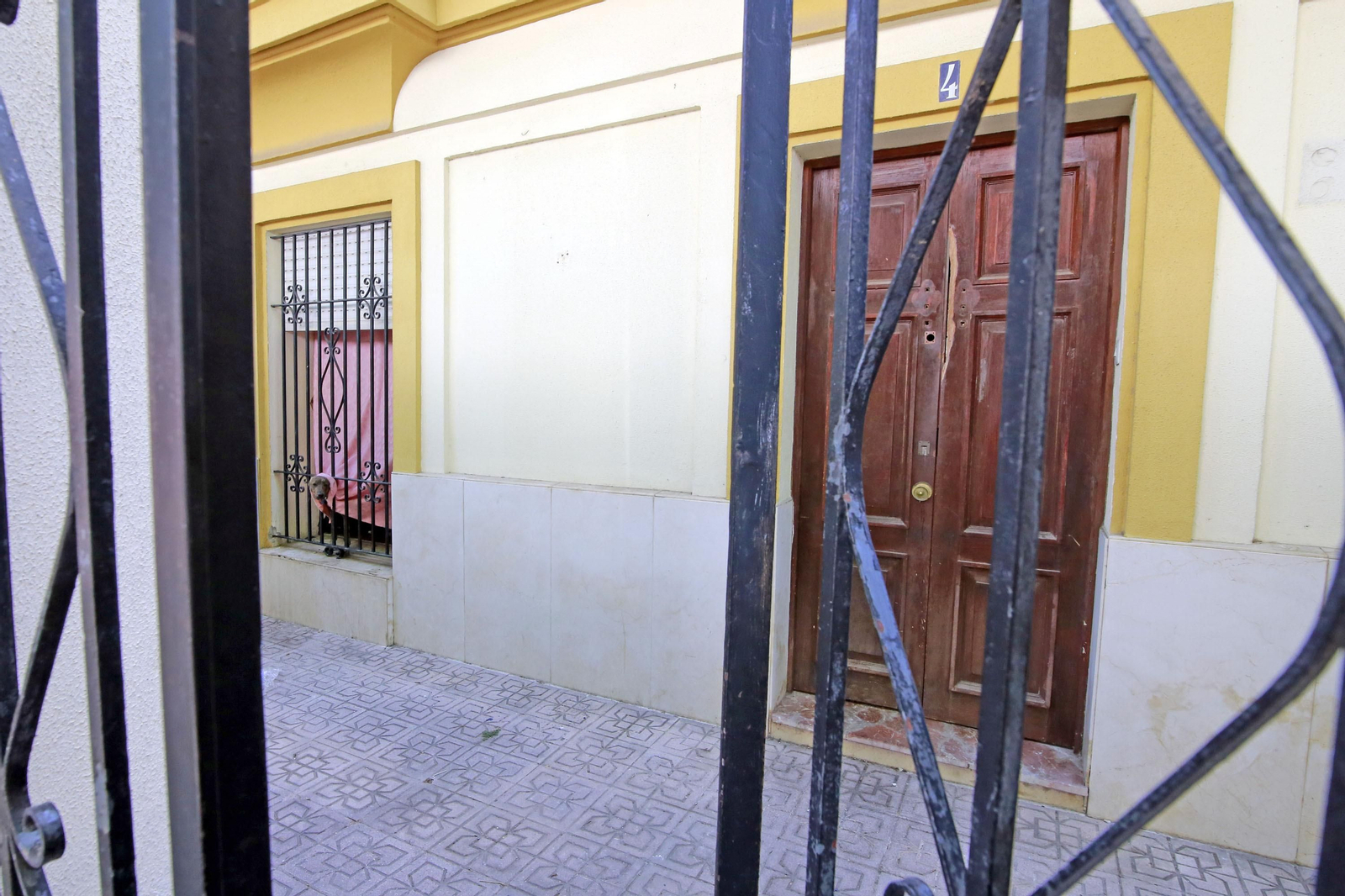 Imágenes de los vecinos en pie de guerra por los robos y los okupas en Bda España