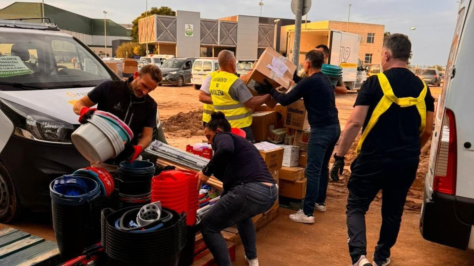 Voluntarios de Maracena recogen materiales y donativos para los afectados por la DANA en Valencia Voluntarios de Maracena recogen materiales y donativos para los afectados por la DANA en Valencia