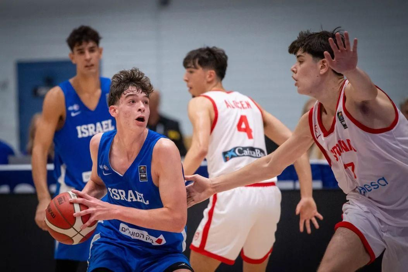 Europeo sub 18: Otro partidazo de Mario Saint Supéry, pero sin medalla