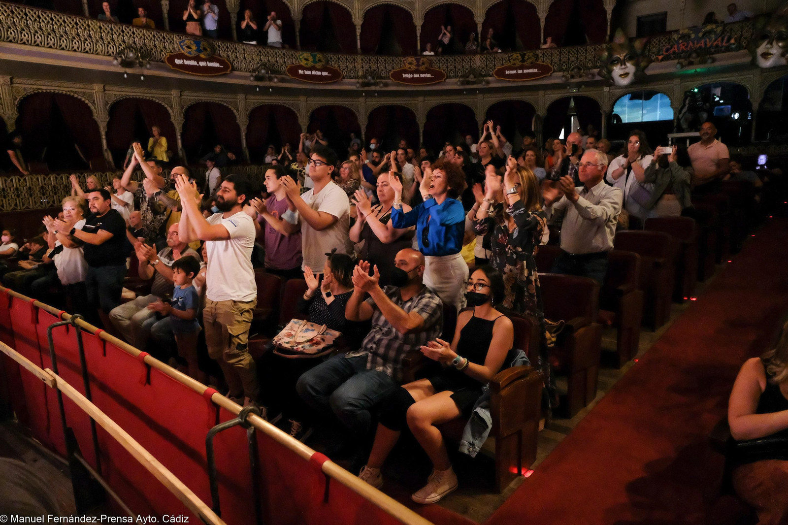 Público en el Gran Teatro Falla.