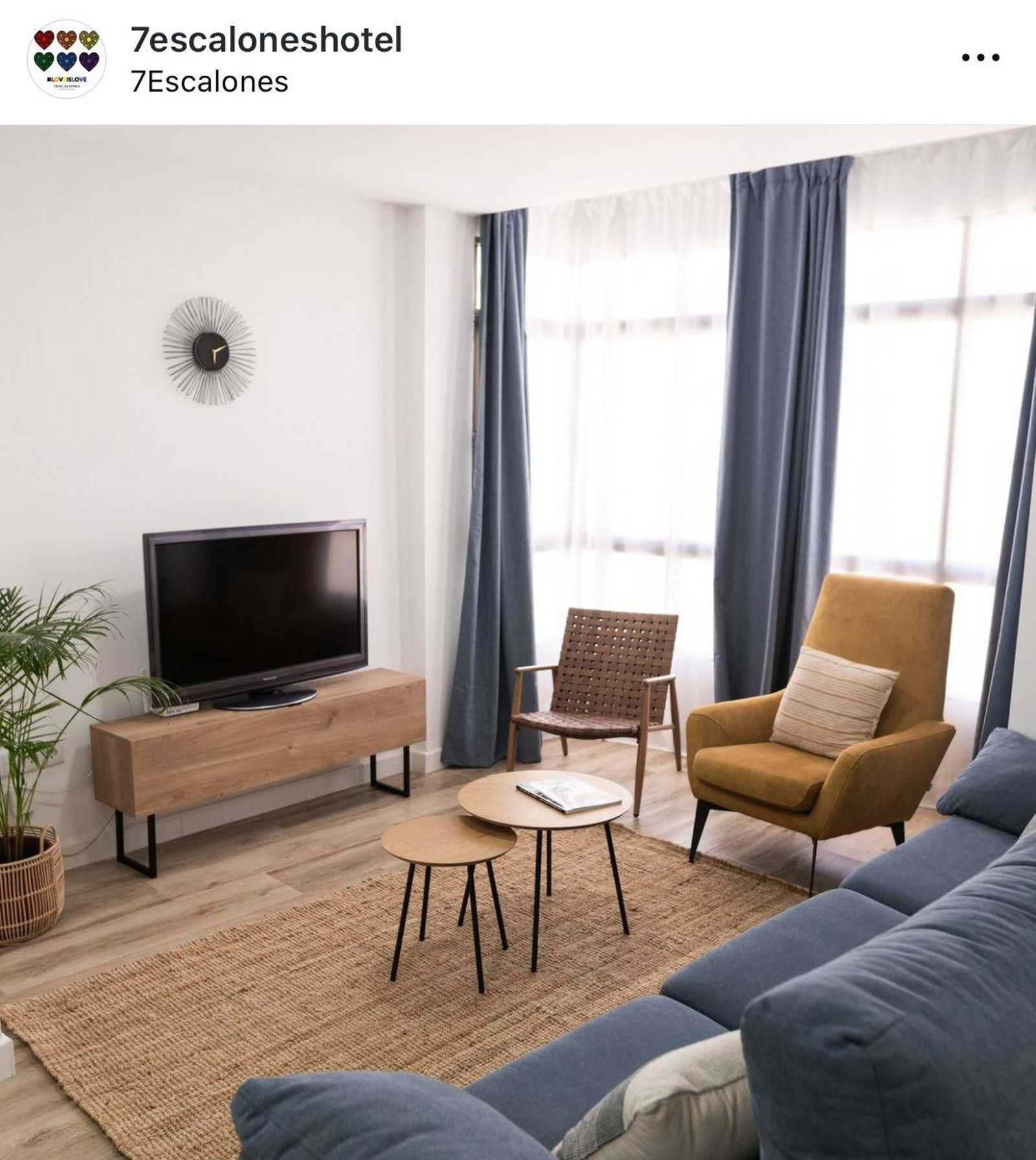 7 Escalones Hotel, en Rota, donde se alojó Jessica Bueno y Luitingo.