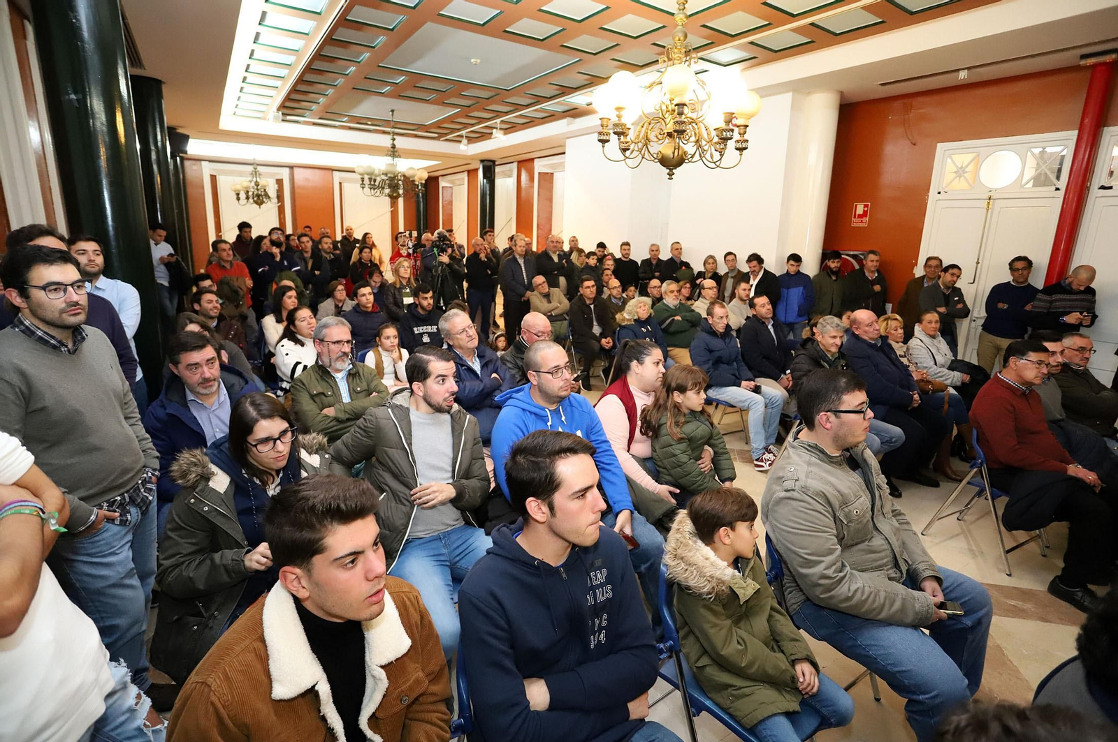 Imágenes de la camiseta del 130 aniversario del Recreativo de Huelva