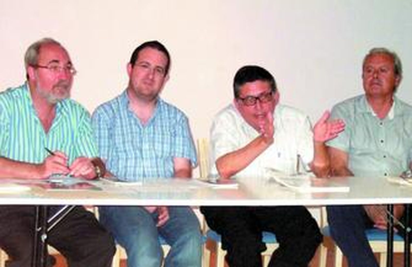 Juan José Ceba, Andrés García Ibáñez, Antonio Gil Albarracín y Pedro Felipe Granados en la mesa redonda.