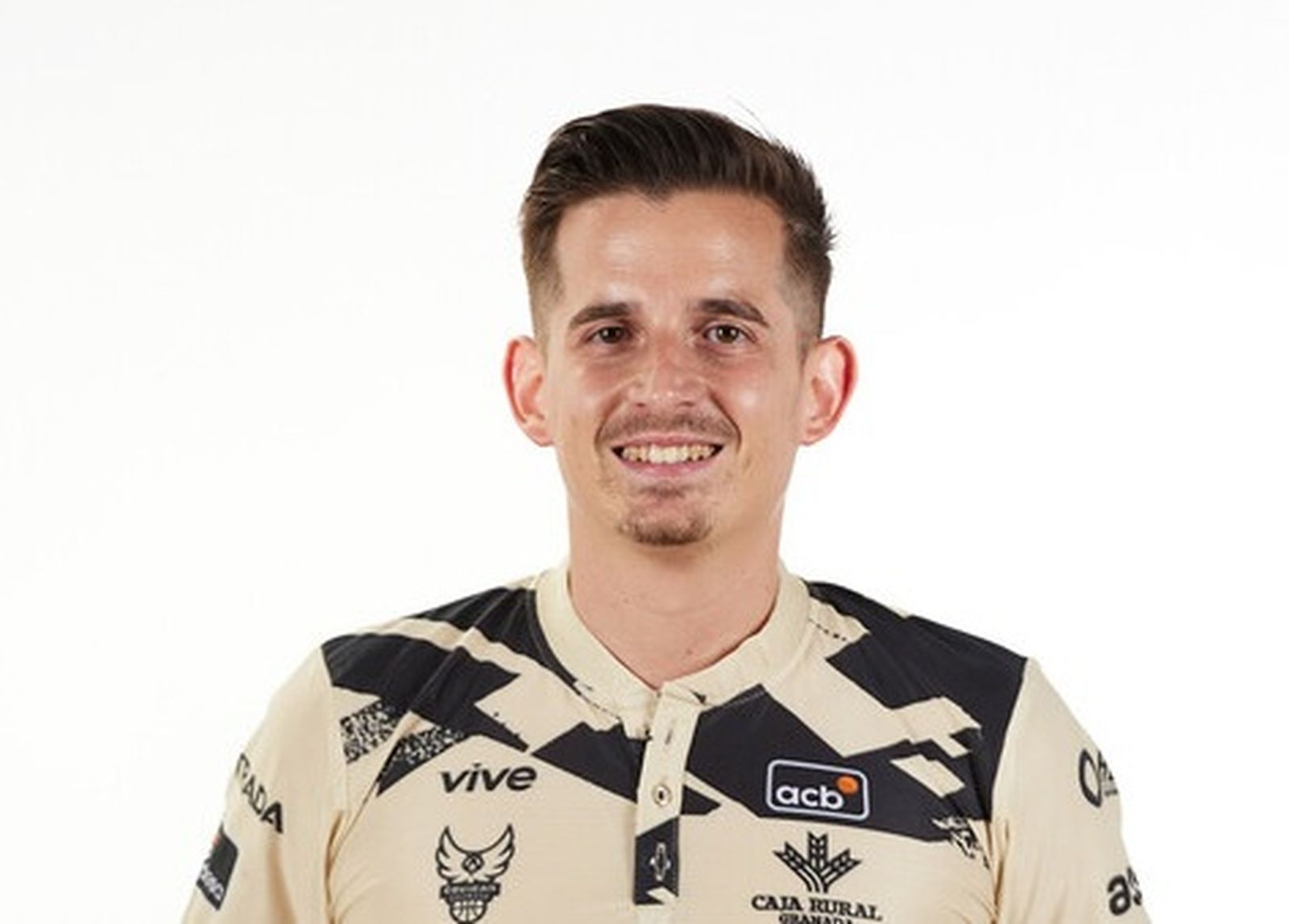 Arturo Ruiz será el nuevo técnico del Covirán Granada esta y la próxima temporada.