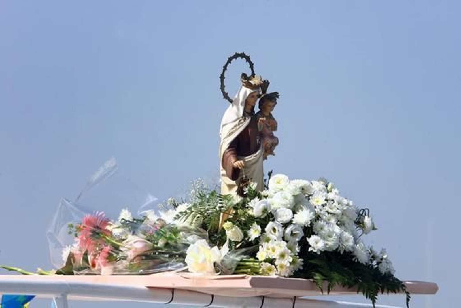 Virgen del Carmen por la Ría de Huelva

Foto: EFE