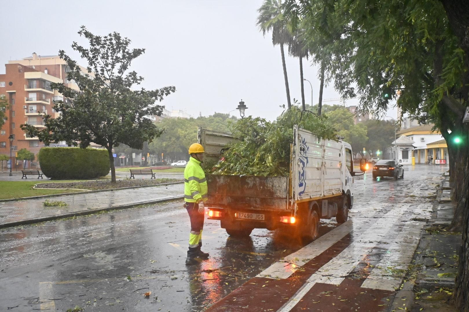 Imágenes del temporal a su paso por Huelva