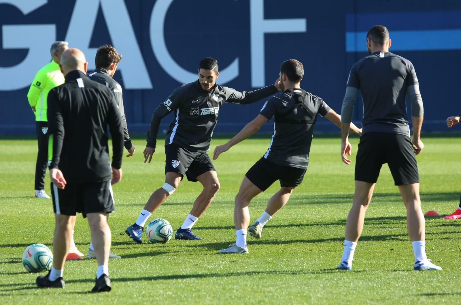 Shaheen, presente en la vuelta al trabajo del Málaga