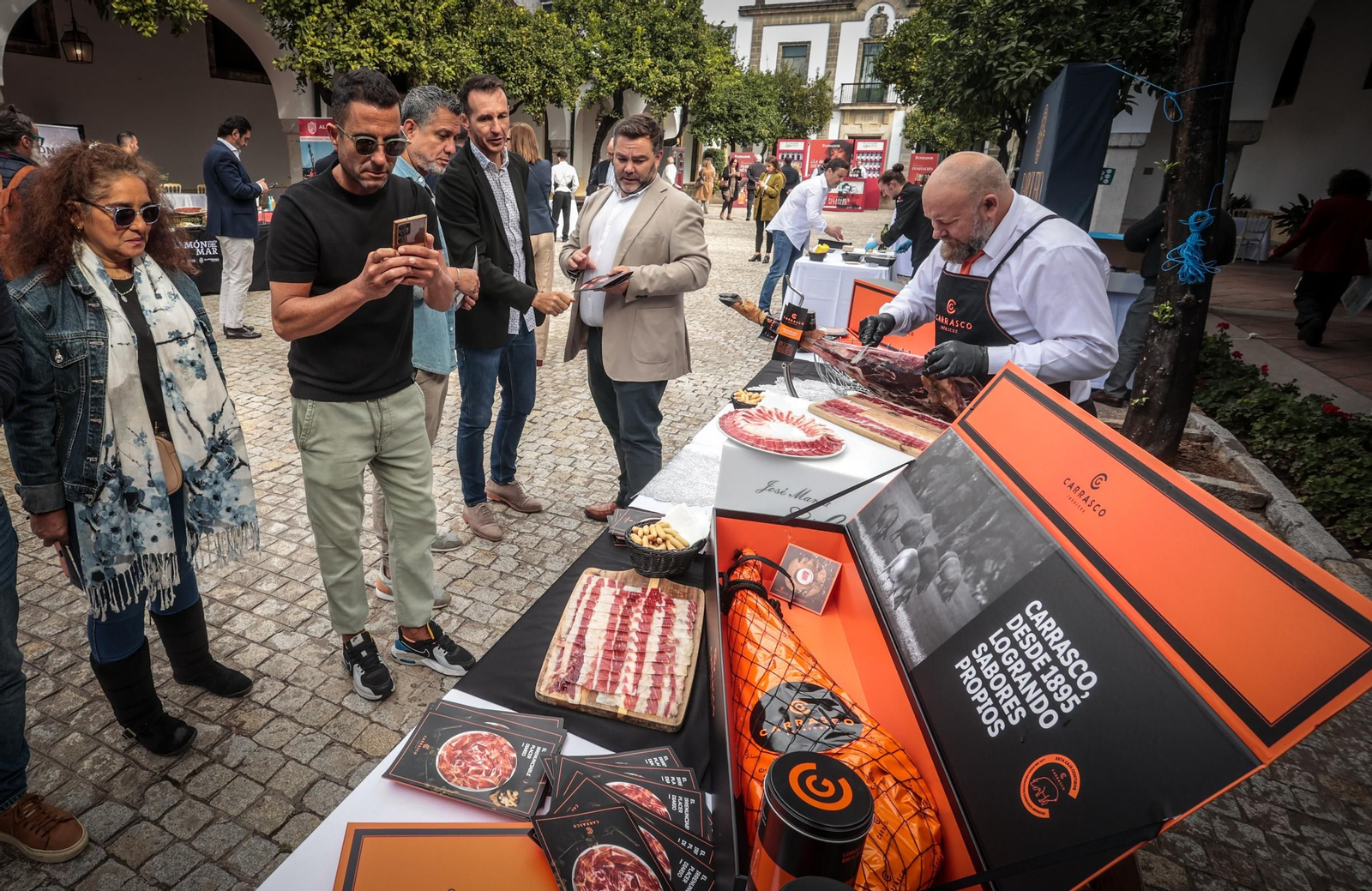 Imágenes del evento gastronómico Sabores de Galicia en Bodegas Fundador