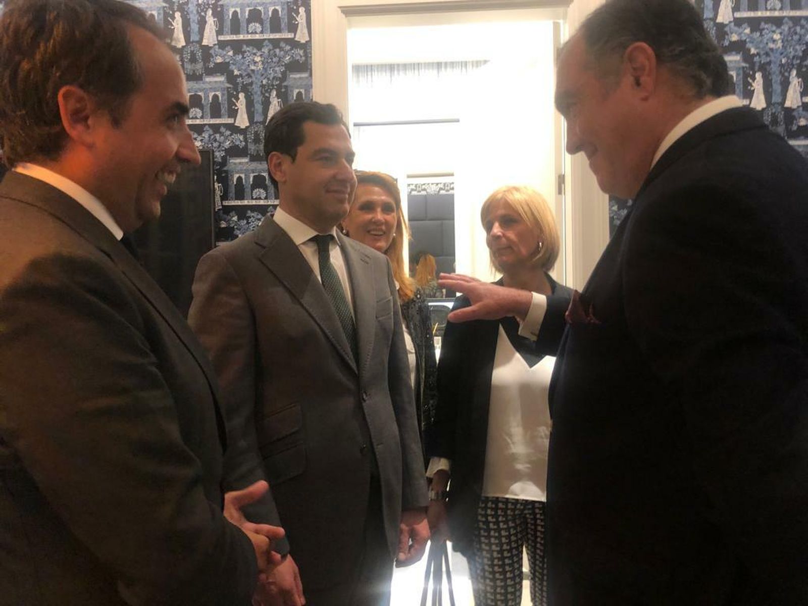 Visita del presidente de la Junta al Hotel Casa Palacio María Luisa