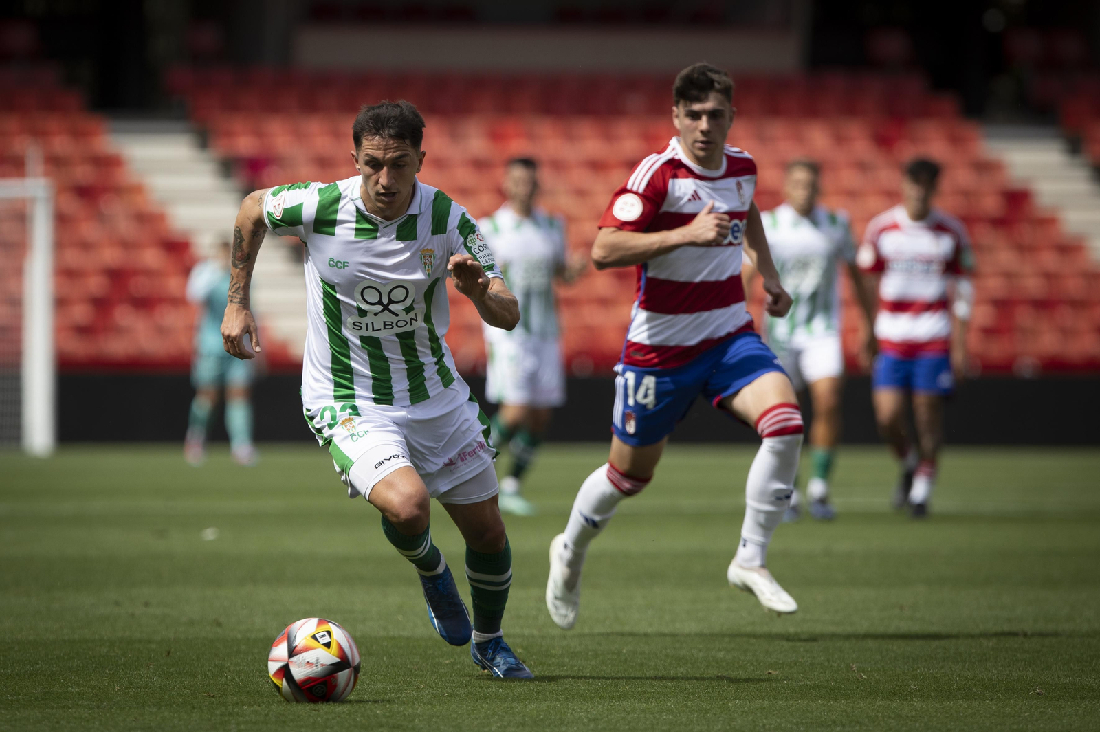 Las mejores fotos del ambiente en el Recreativo Granada - Córdoba CF