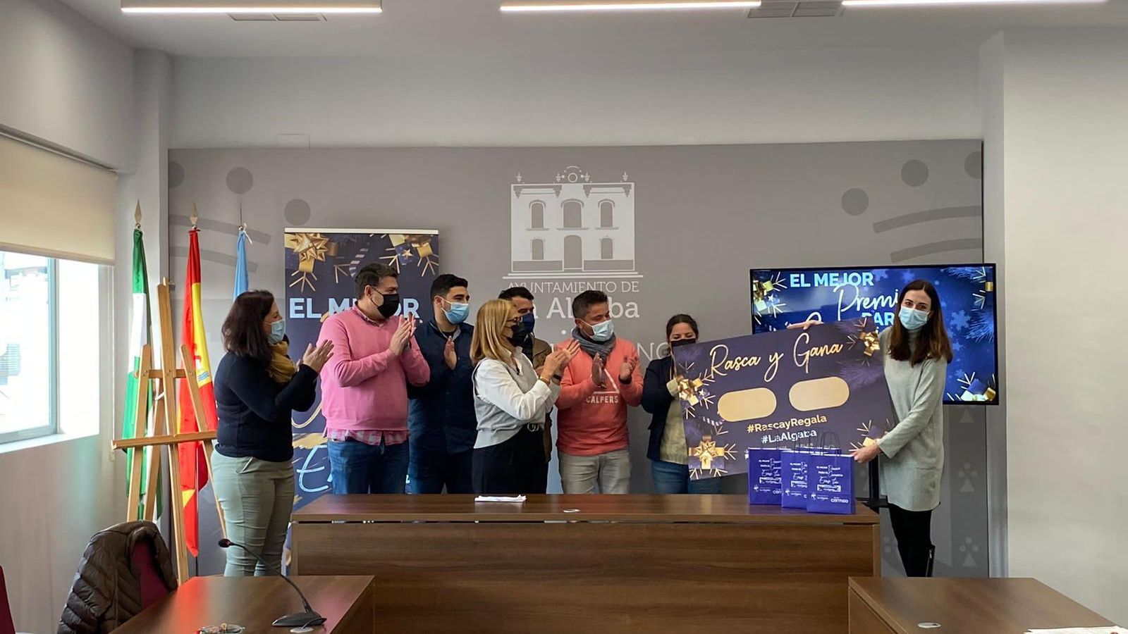 Presentación de la campaña navideña 'Rasca y Regala' en La Algaba.