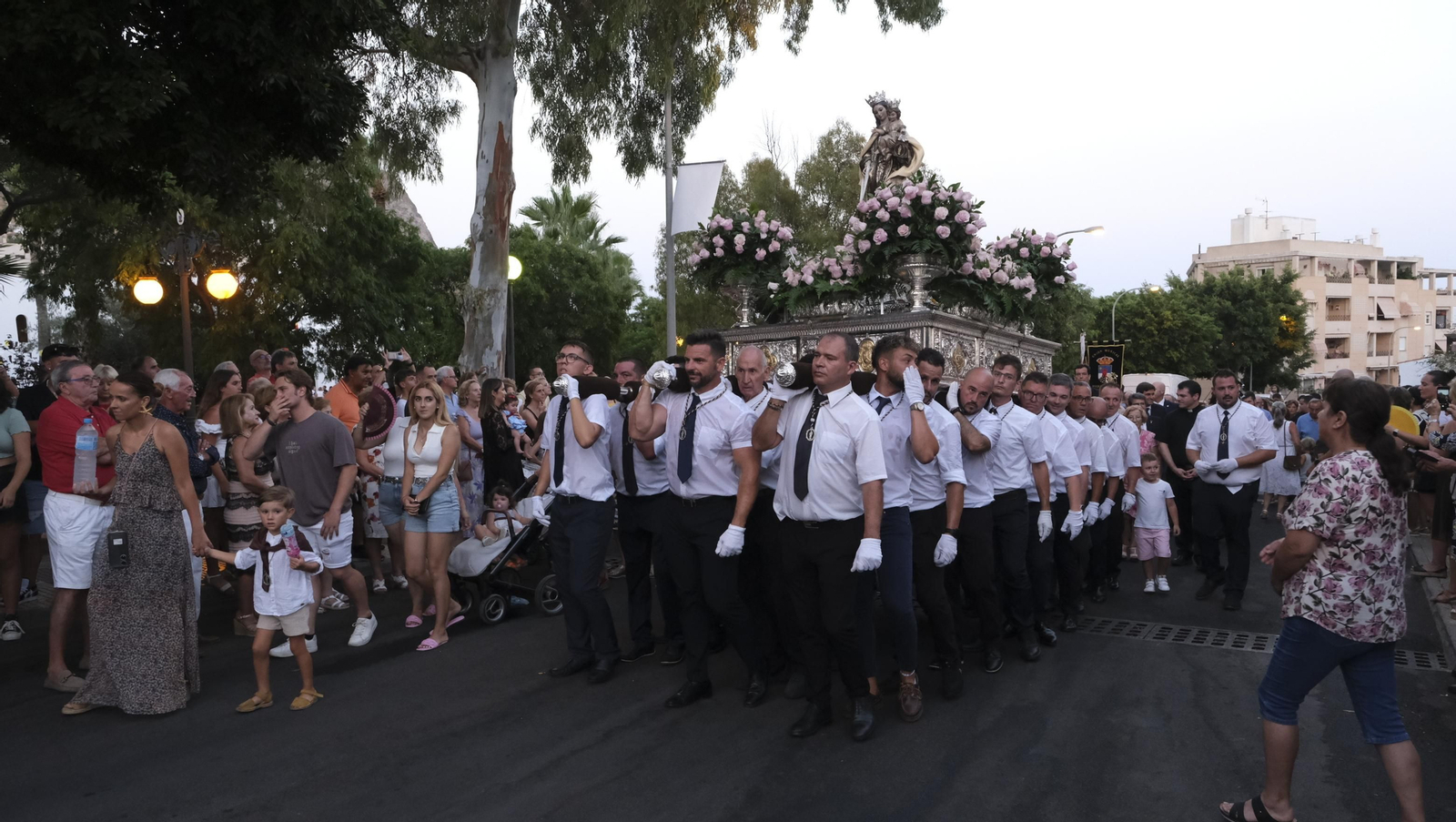 Procesión terrestre de la Virgen del Carmen en Aguadulce