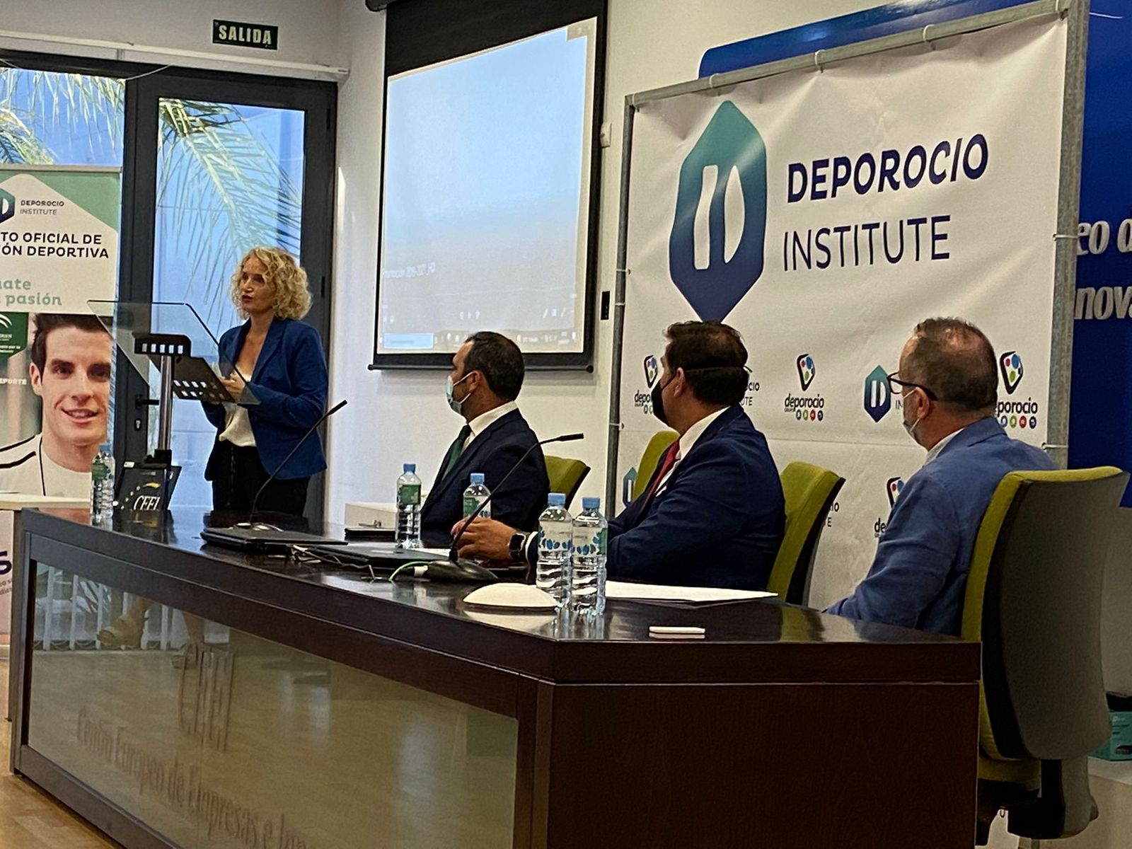 Una imagen del acto de graduación celebrado en las instalaciones del CEEI.