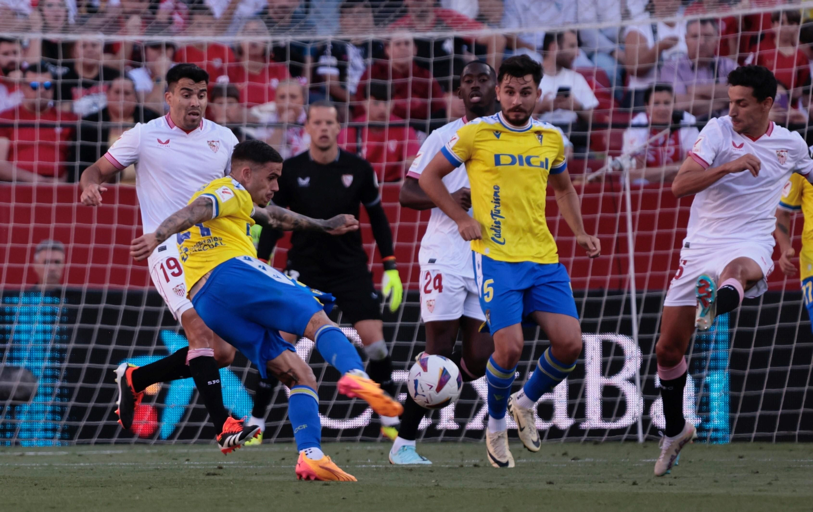 Todas las imágenes del Sevilla-Cádiz