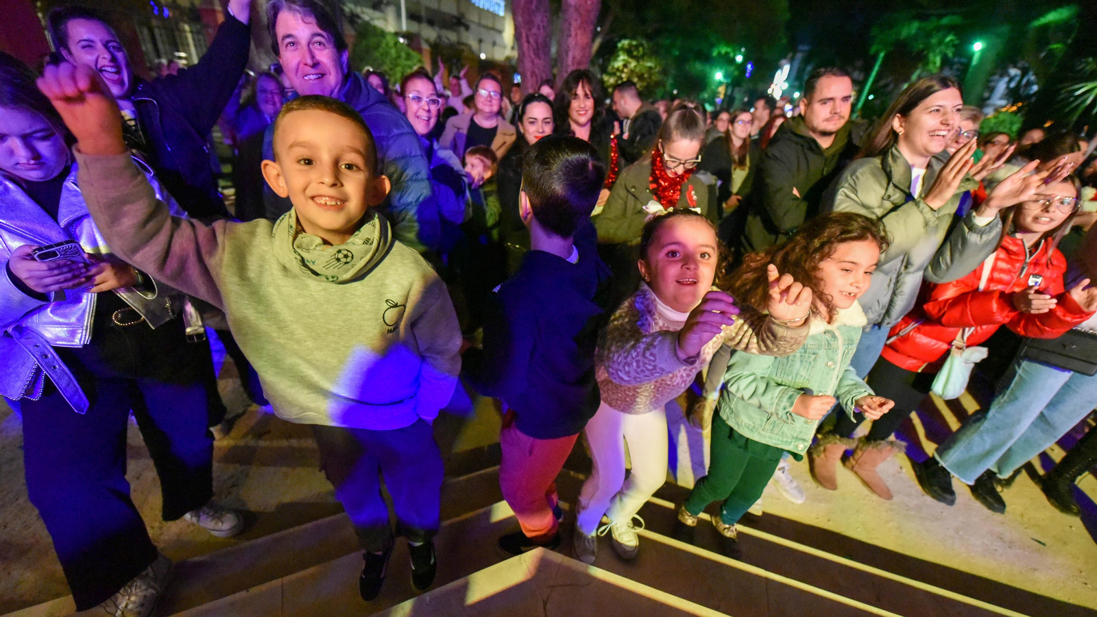 La yincana solidaria 'A por el gordo' en La Línea, en imágenes