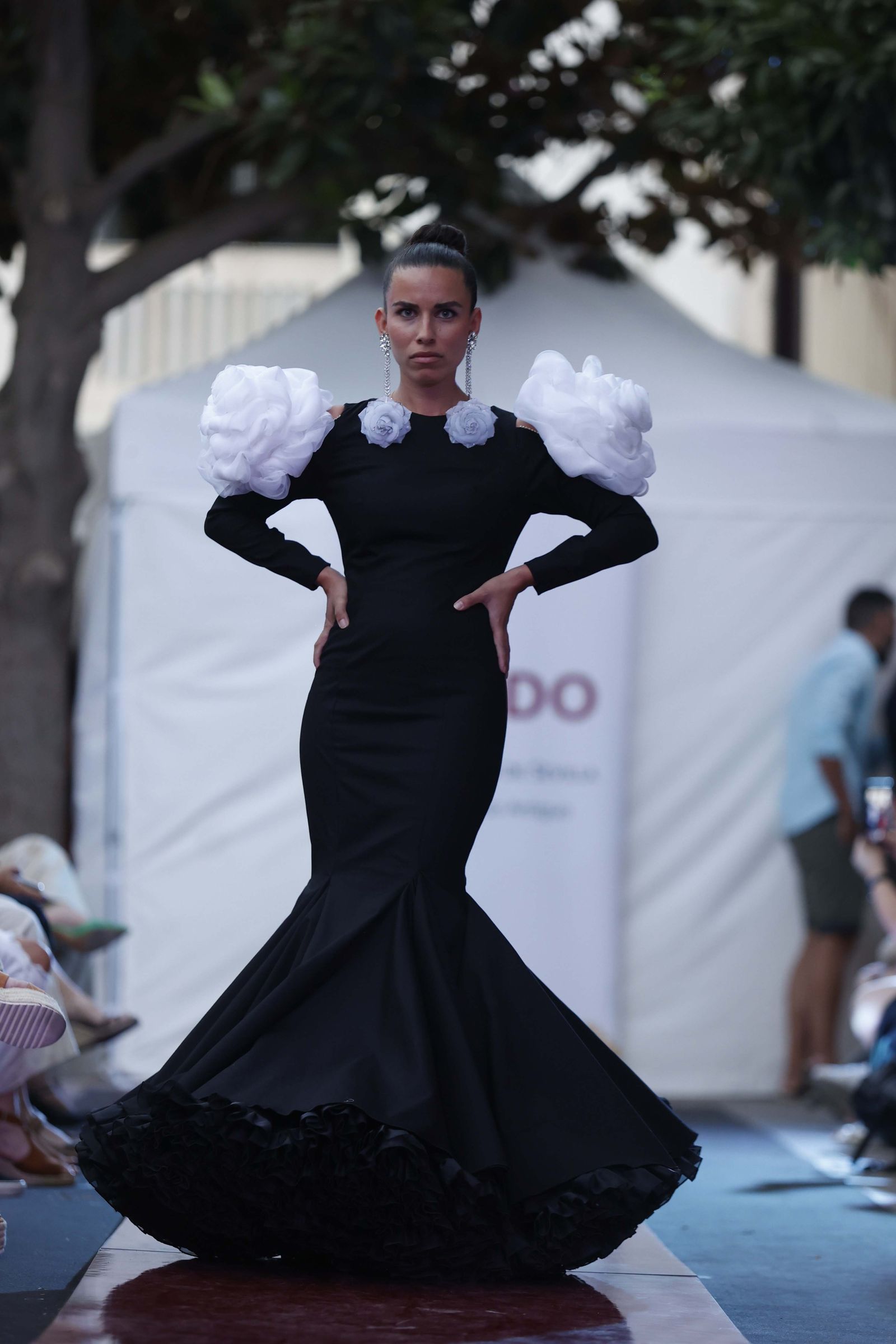Las imágenes del Desfile de Jóvenes Diseñadores en la Plaza de la Magdalena