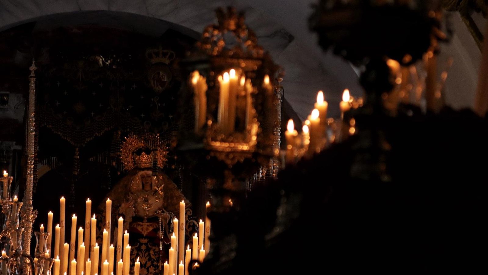 Estrella se vio sorprendida por la lluvia en su procesión.