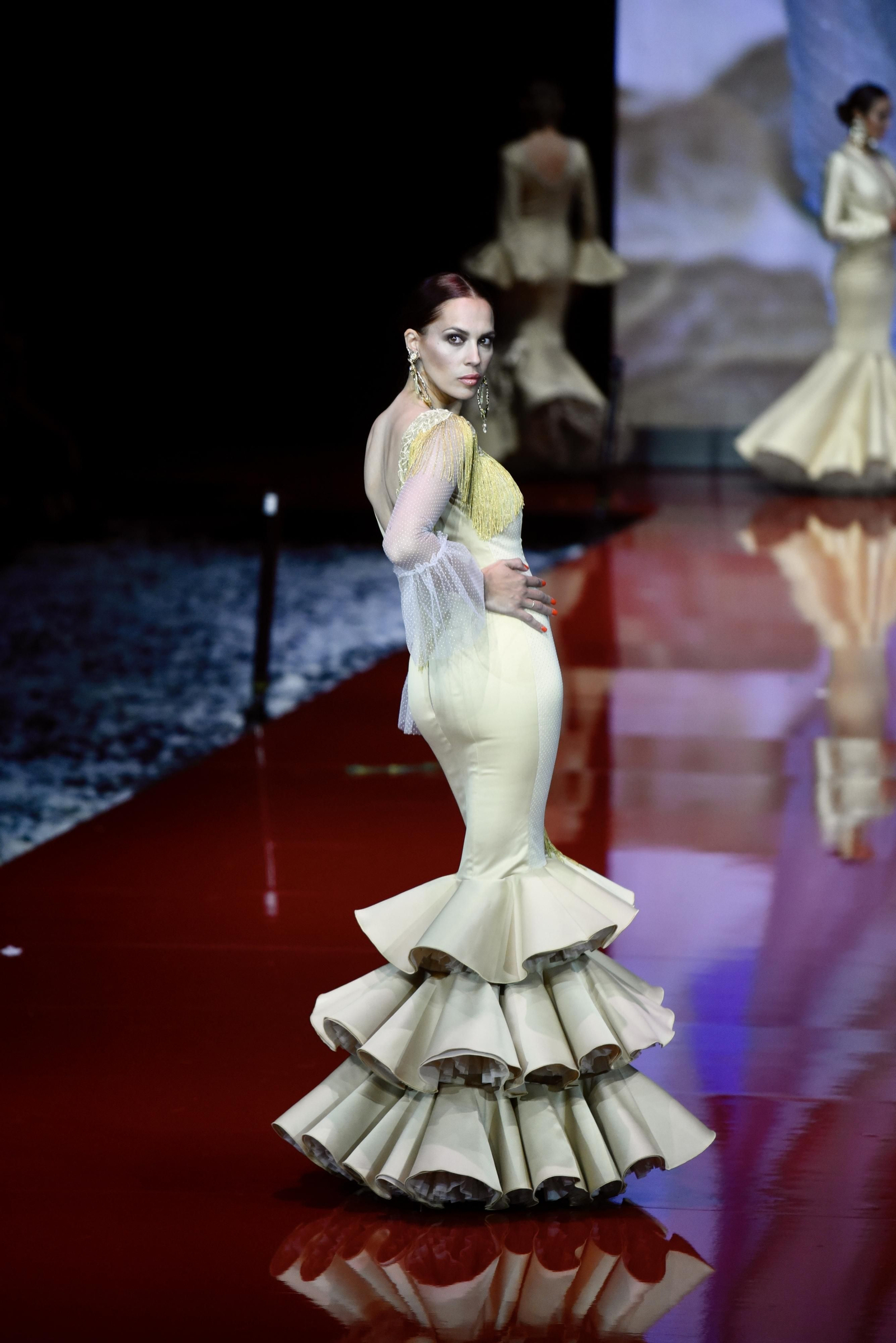 El desfile de Pilar Rubio en SIMOF 2022, todas las fotos