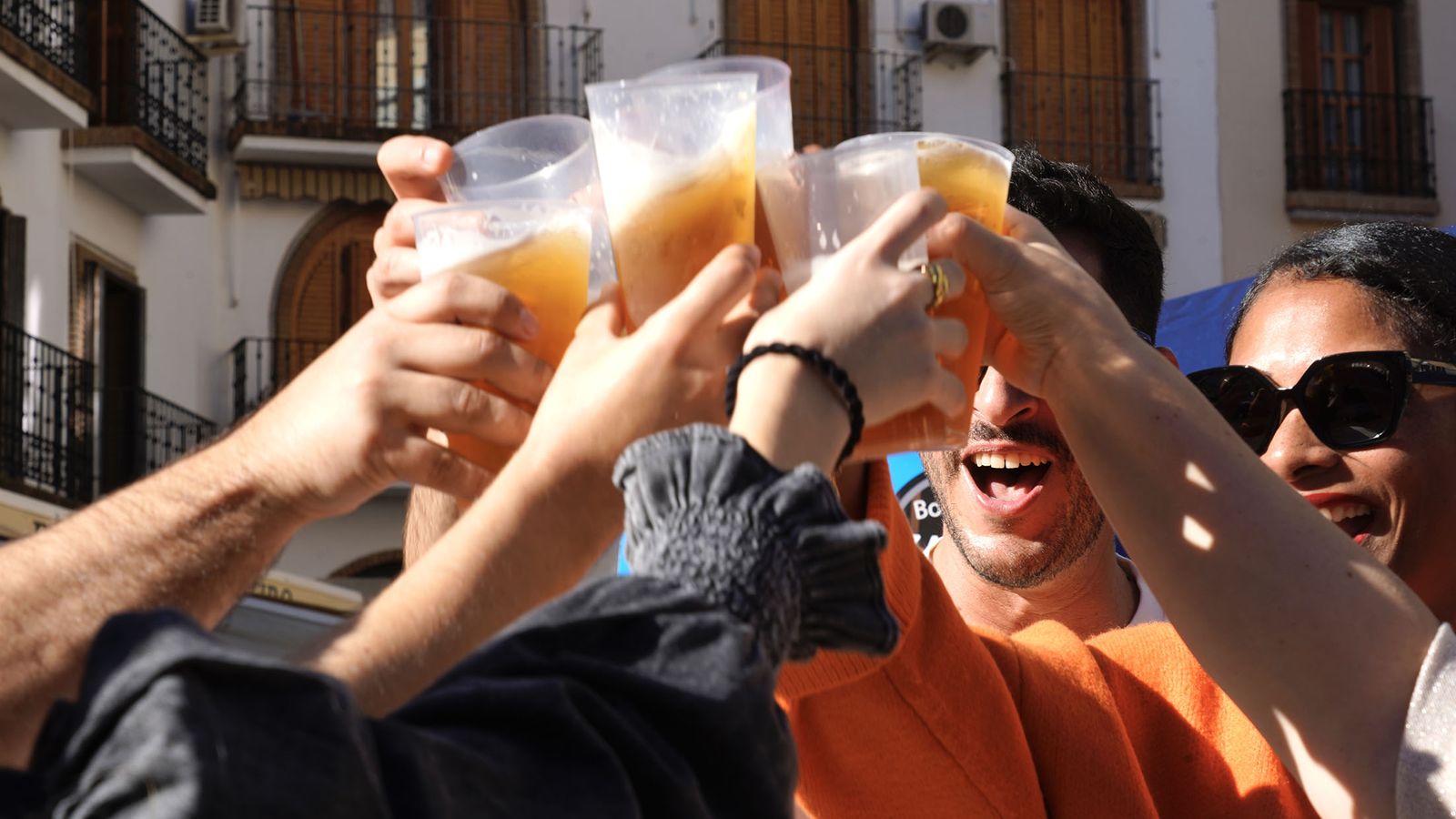 Encuéntrate en la galería del tardeo del sábado en San Sebastián 2025 en Huelva