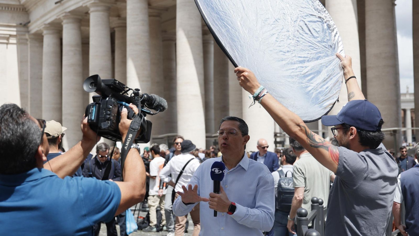 Las imágenes de las vísperas del cónclave en la Plaza de San Pedro del Vaticano