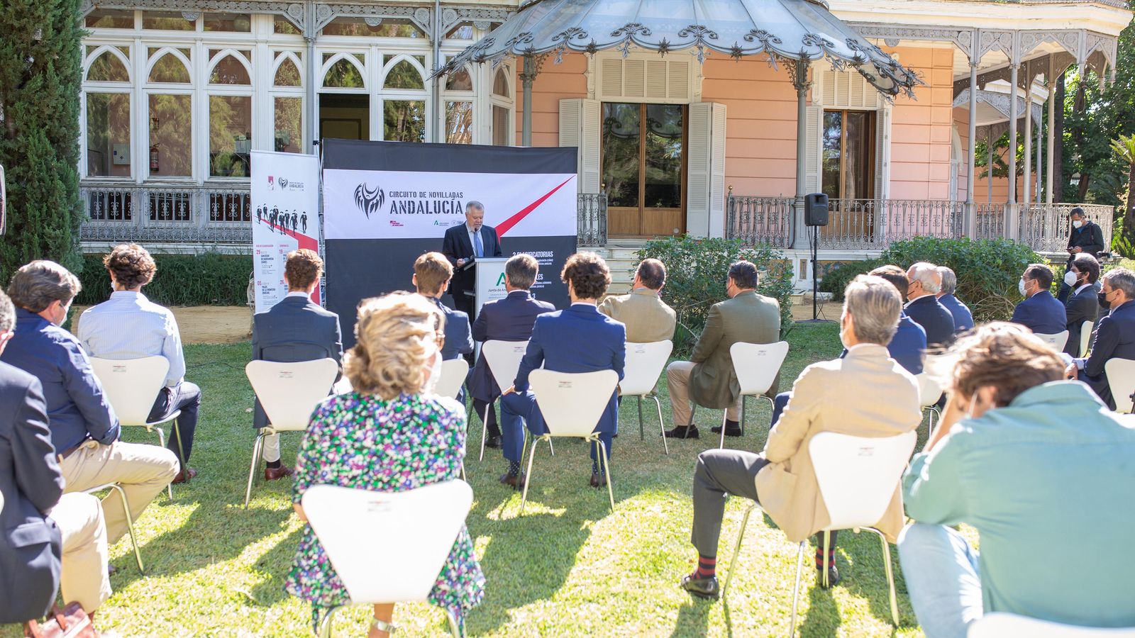 El Circuito de Novilladas de Andalucía se presentó en los jardines de la Casa Rosa.