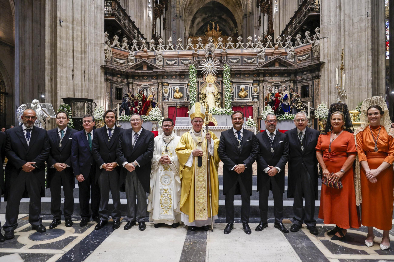 La coronación de la Virgen del Rocío en imágenes