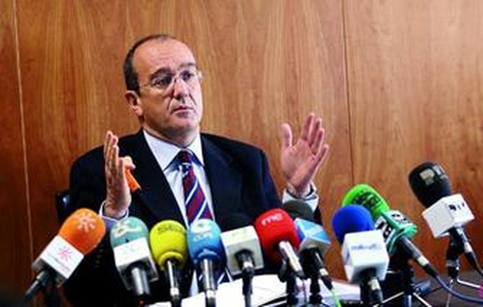 El presidente de la Audiencia, Francisco Javier Arroyo Fiestas, ayer, en la presentación de la memoria correspondiente a 2008.