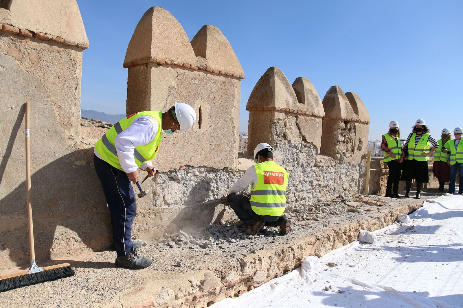 Fotogalería la consejera de Cultura visita las obras de rehabilitación de la Alcazaba de Almería