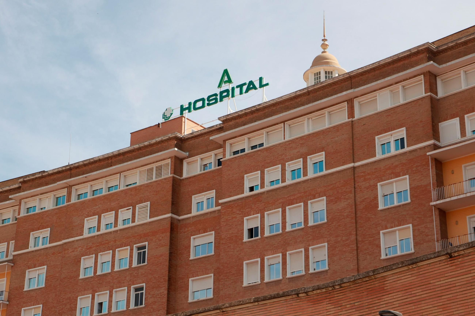 Detalle de la representativa cúpula del Hospital Virgen del Rocío.