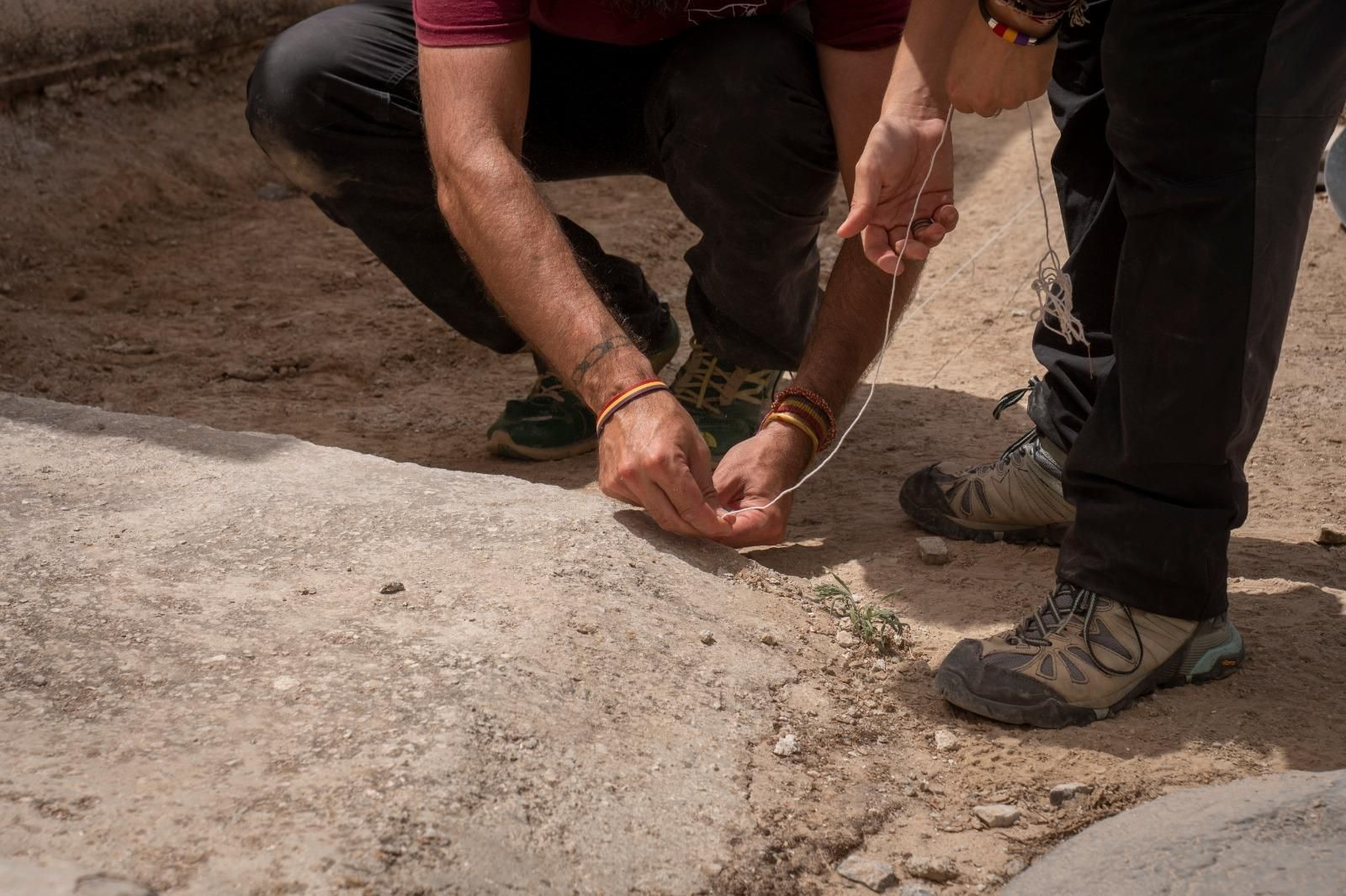 Trabajos de exhumación en la fosa de Cúllar.