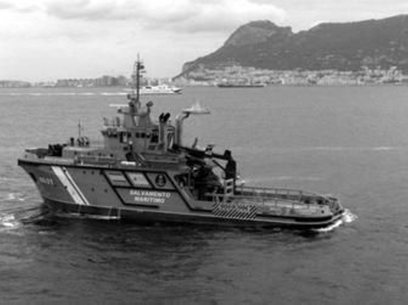 Un buque de Salvamento Marítimo en la Bahía de Algeciras.