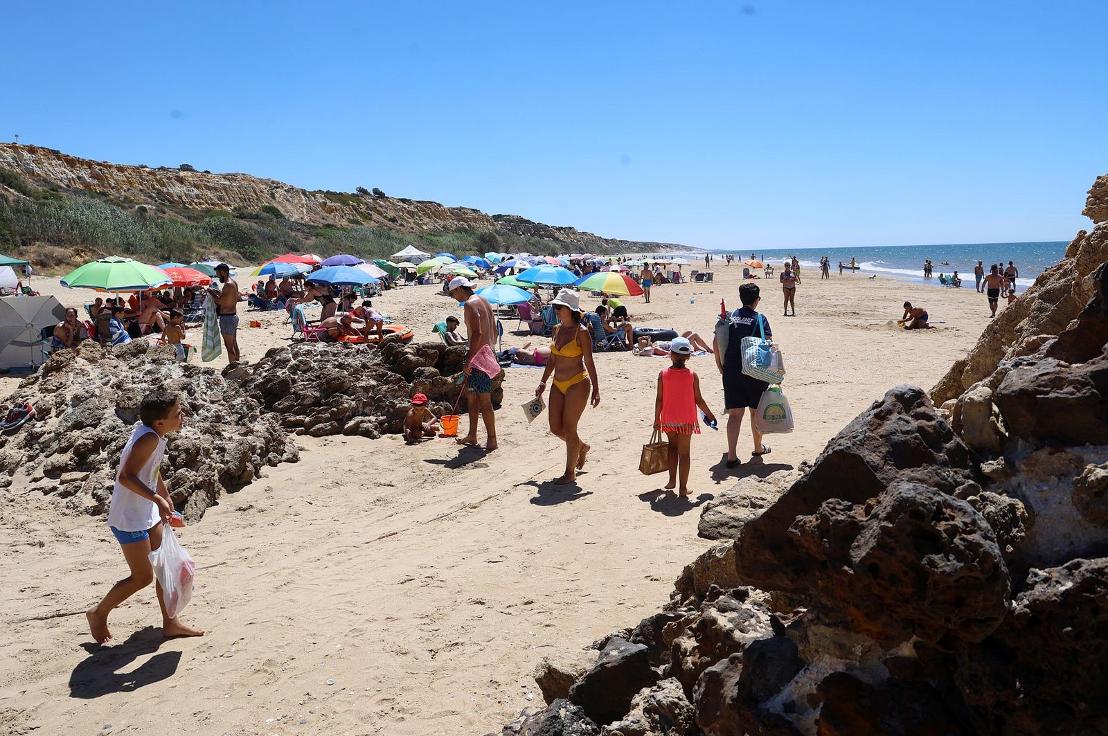 Imágenes de una maravillosa mañana de verano en las playas de la Torre del Loro y Mazagón
