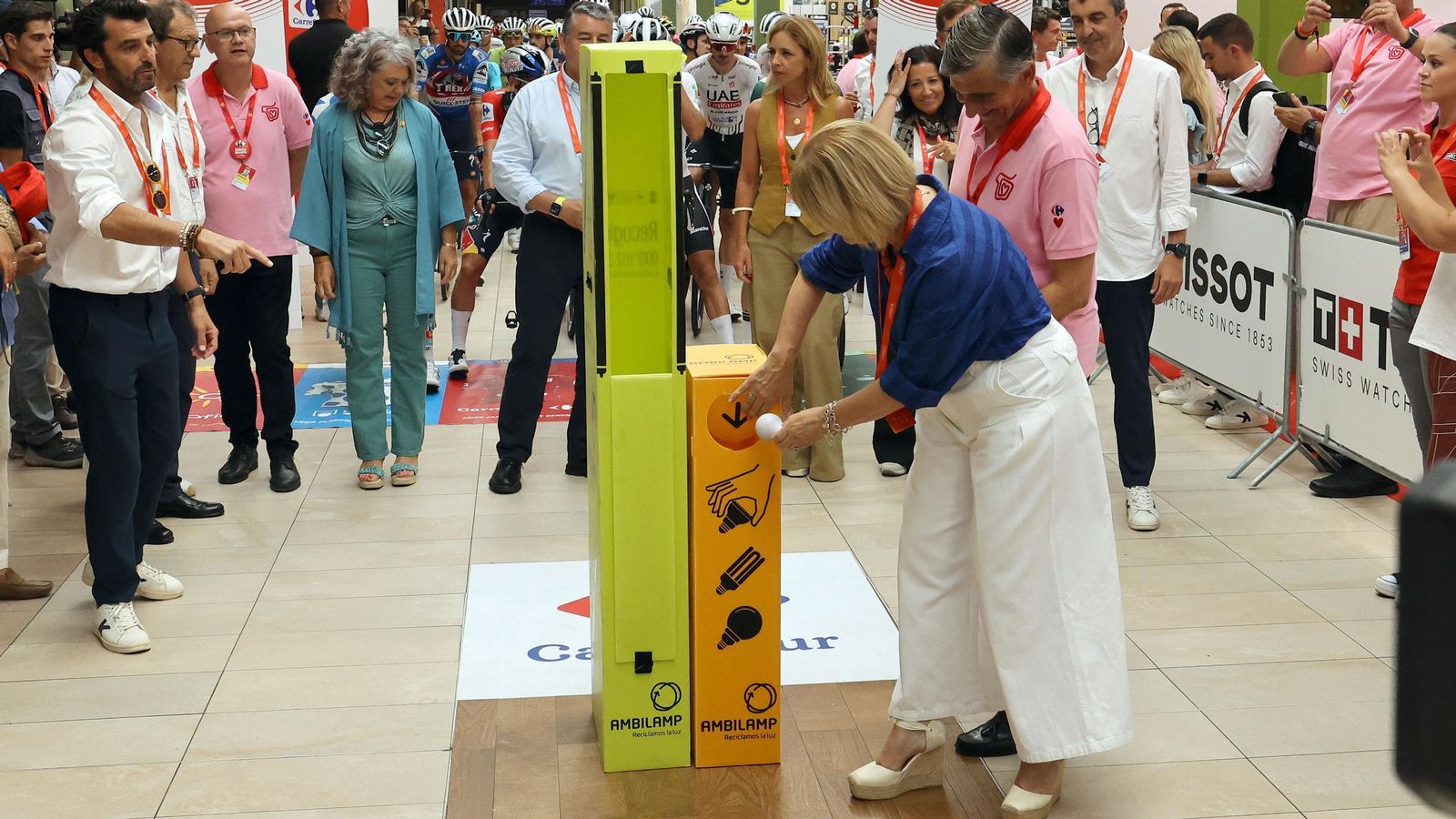 Así fue la salida de la Vuelta España desde Carrefour Sur en Jerez