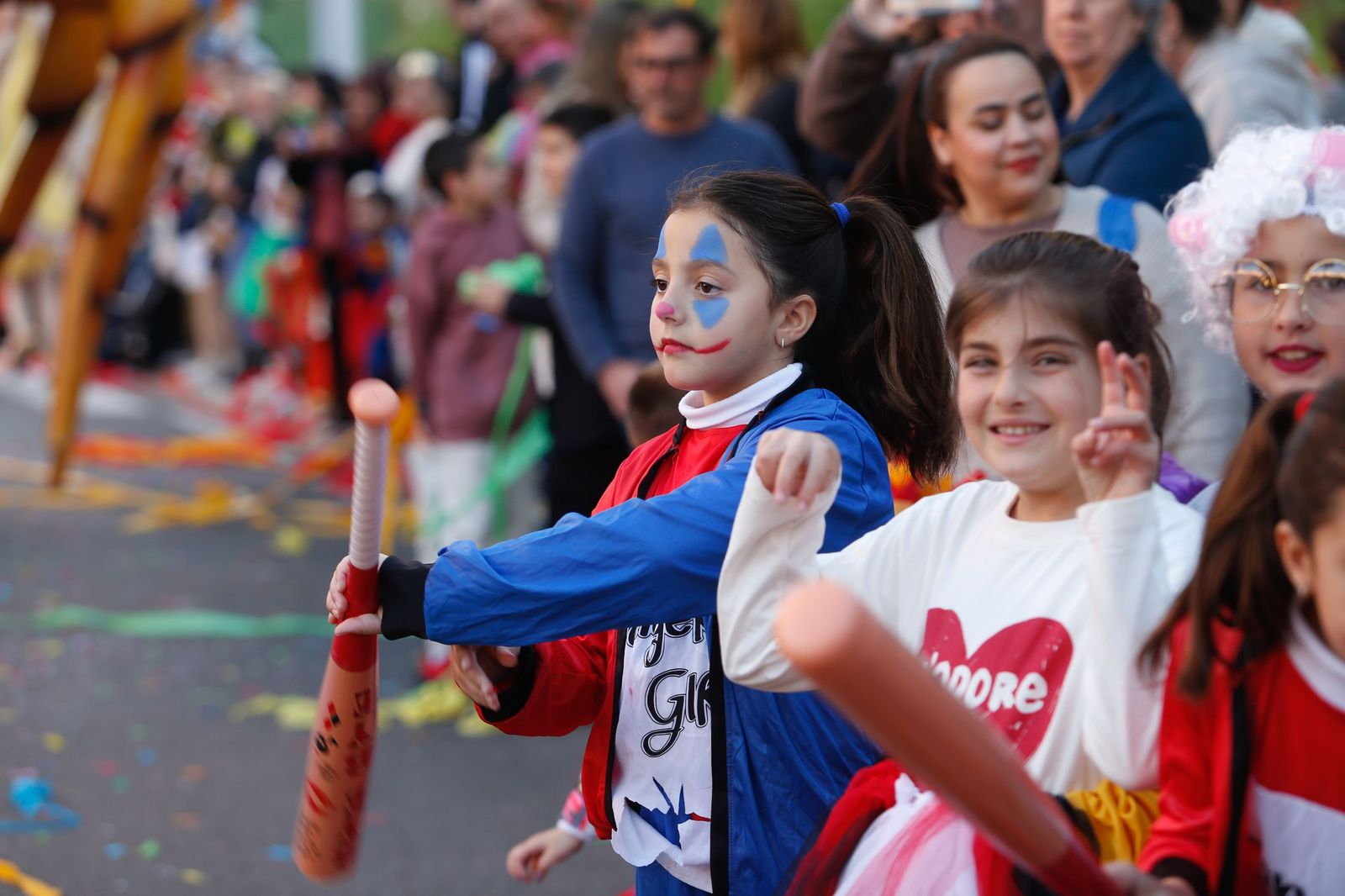 Búscate en las fotos de la cabalgata del Carnaval de Algeciras 2026