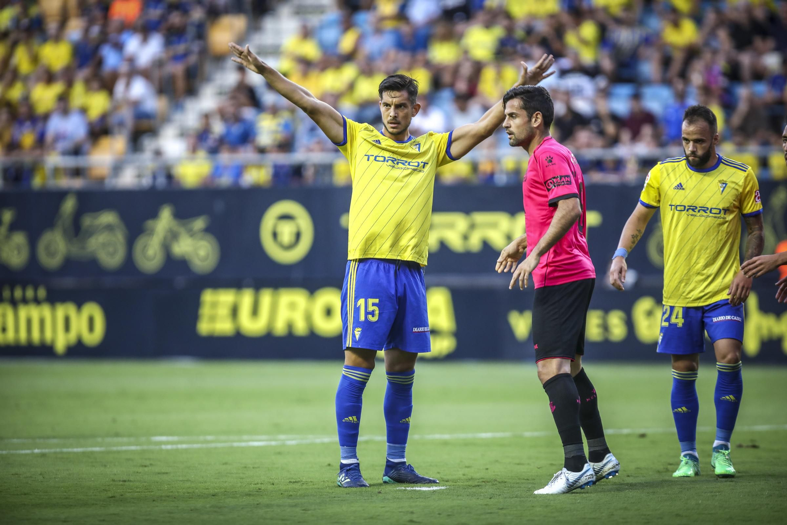El Cádiz CF-Alcorcón, en imágenes