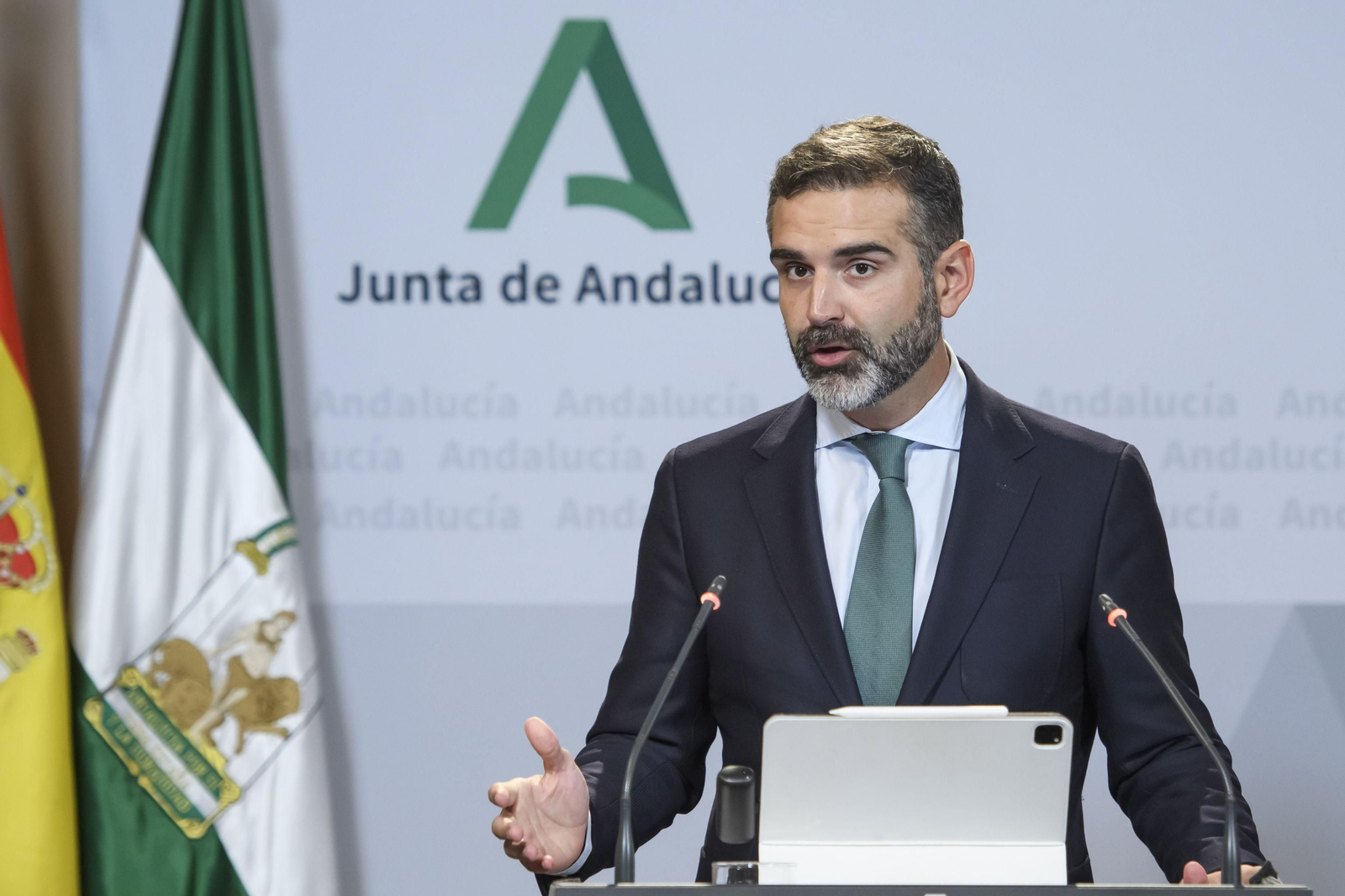 El portavoz del Gobierno andaluz, Ramón Fernández-Pacheco, tras el Consejo de Gobierno de este martes.